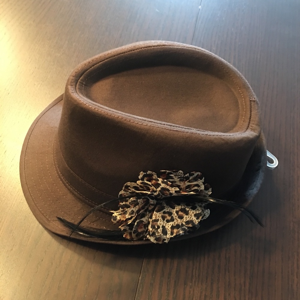 NWT Maurice's Fedora feather flourish